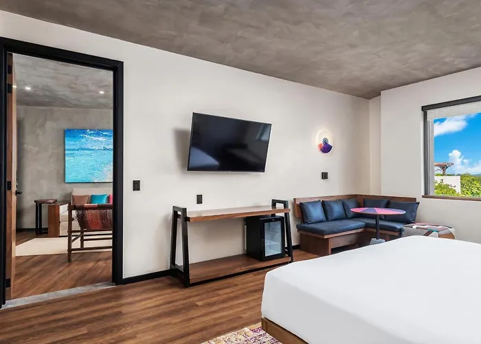 Hotel Aloft 4*